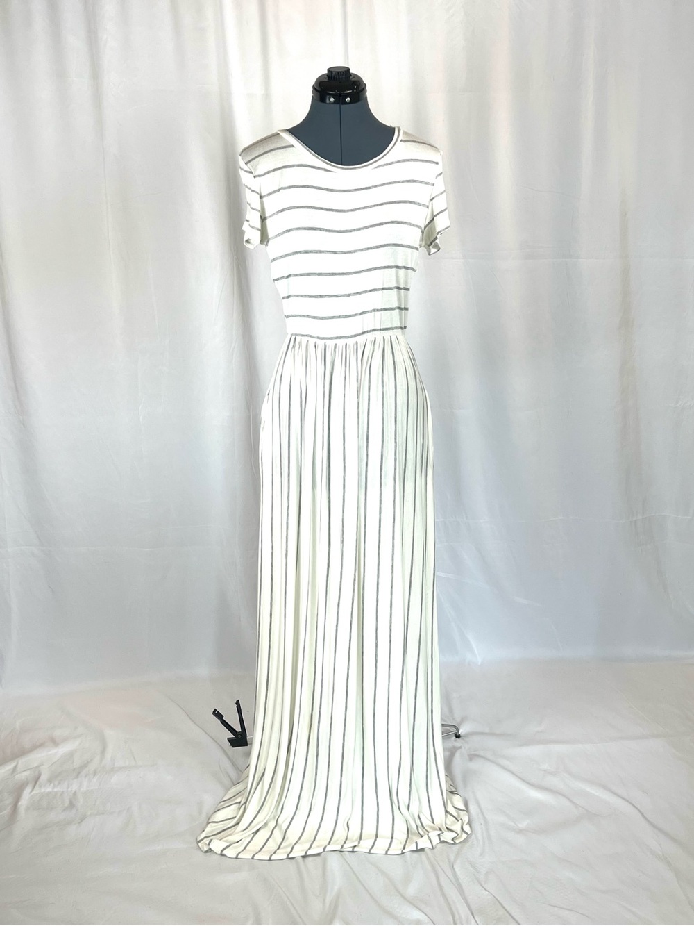 Reb & J gray/white striped maxi pockets L 785